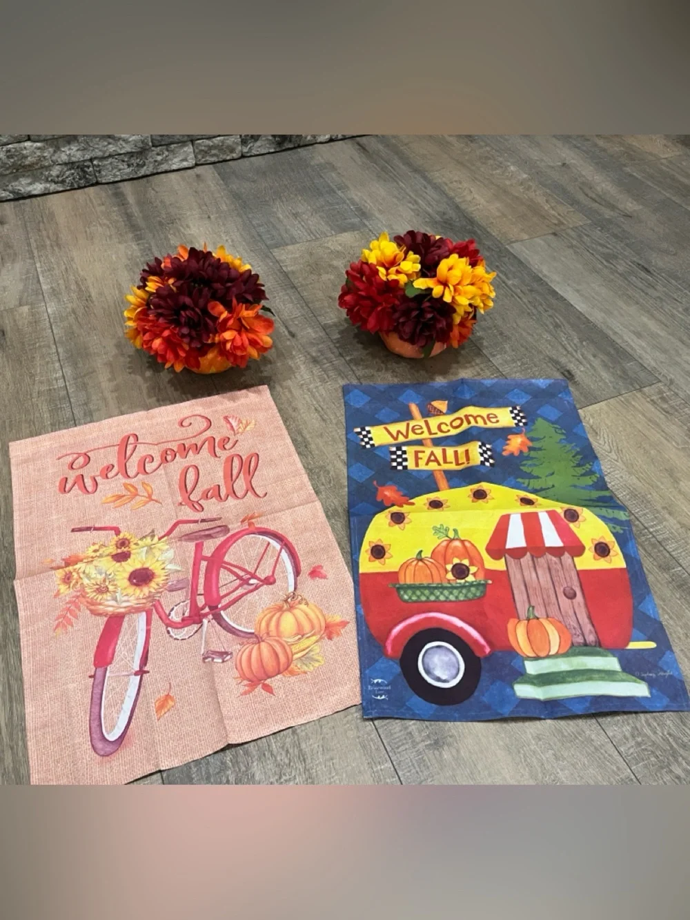Welcome Fall Decorative Garden Flags - w/pumpkin shaped floral Pots GUC